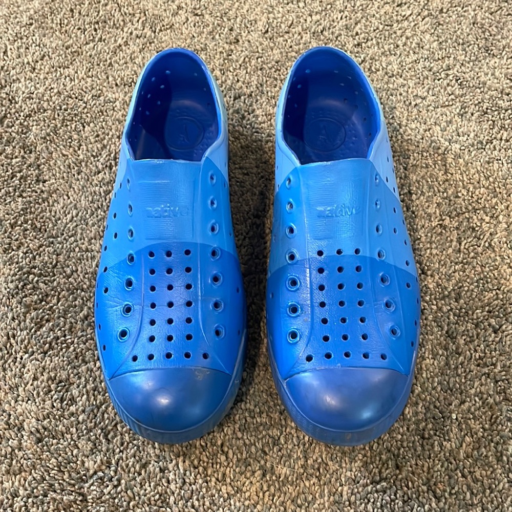 Native Crayola Jefferson blue shoes